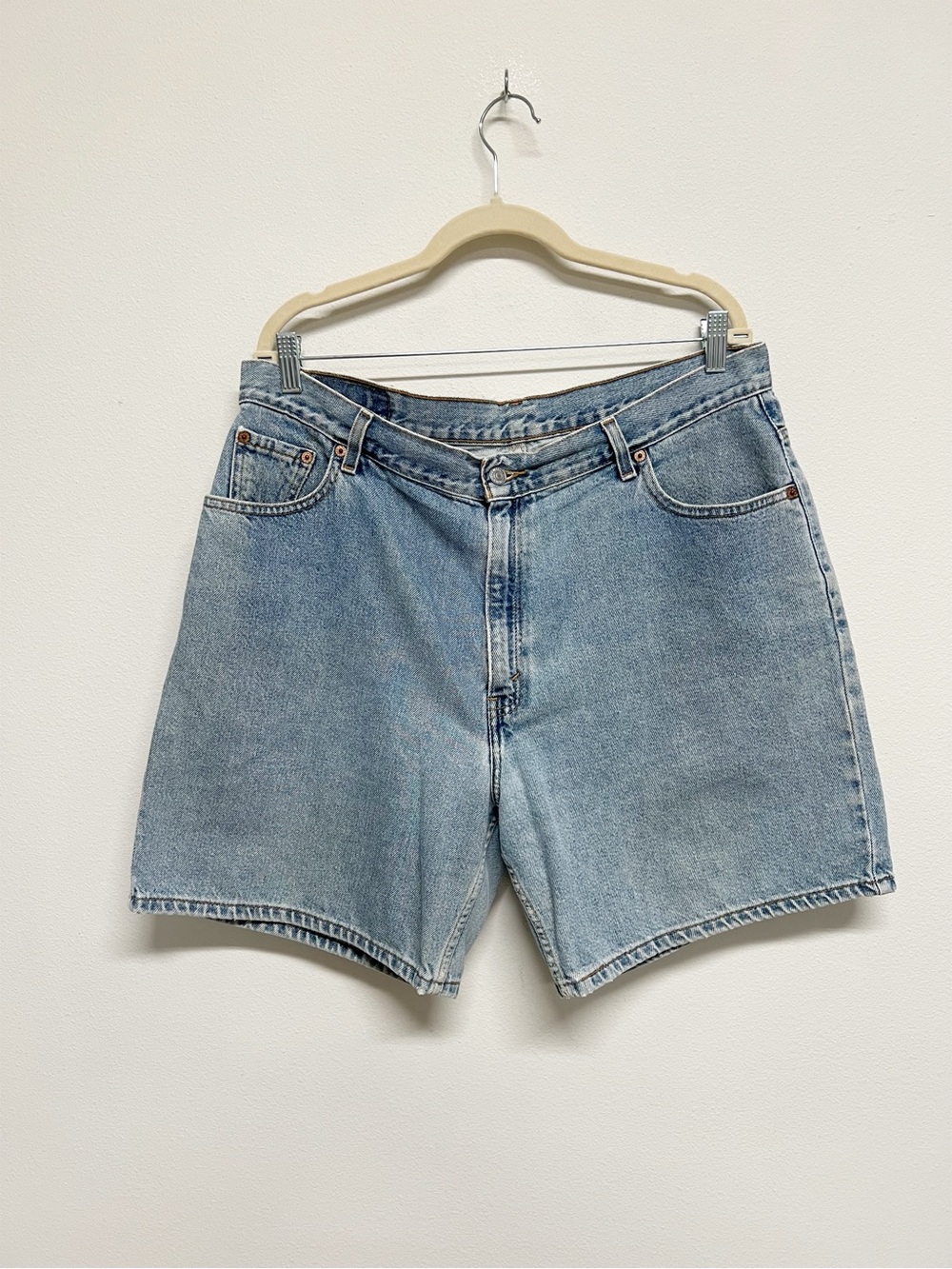 Levis Womens Vintage 90s Y2K Light Wash Classic Denim Baggy Mom Shorts Size 18